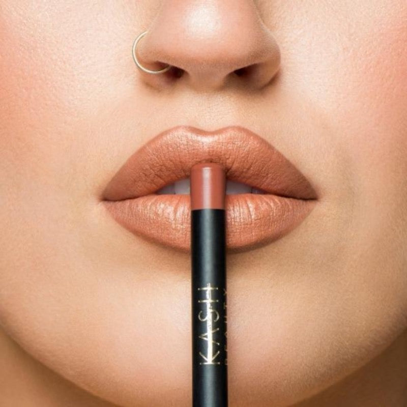 True Nude Lipstick Liner on lips